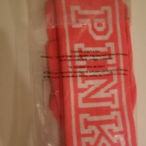 Gloves and headband. Coral